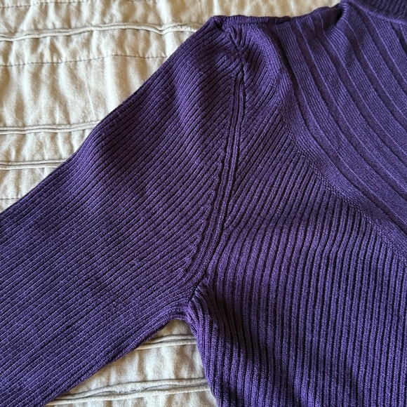 Deep purple women’s medium White House Black Market turtleneck - Picture 7 of 9